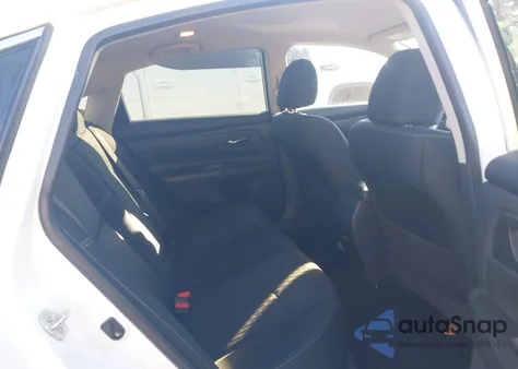 2018 Nissan Altima 2.5/S/Sv/Sl/Sr z USA, uszkodzony, nr VIN 1N4AL3AP4JC184888